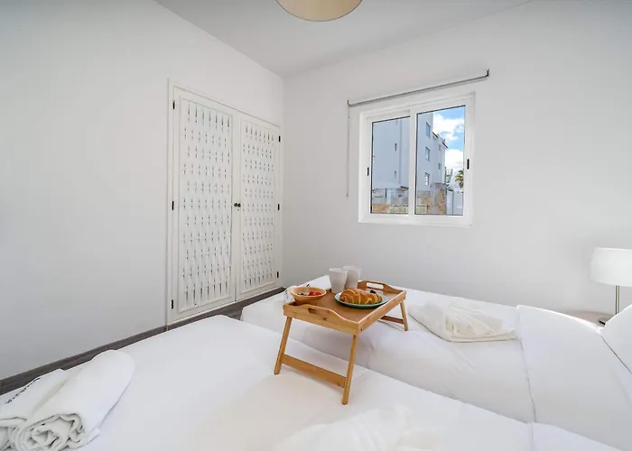 Panoramic Sea Views & Balcony Bbq By Hostwise *